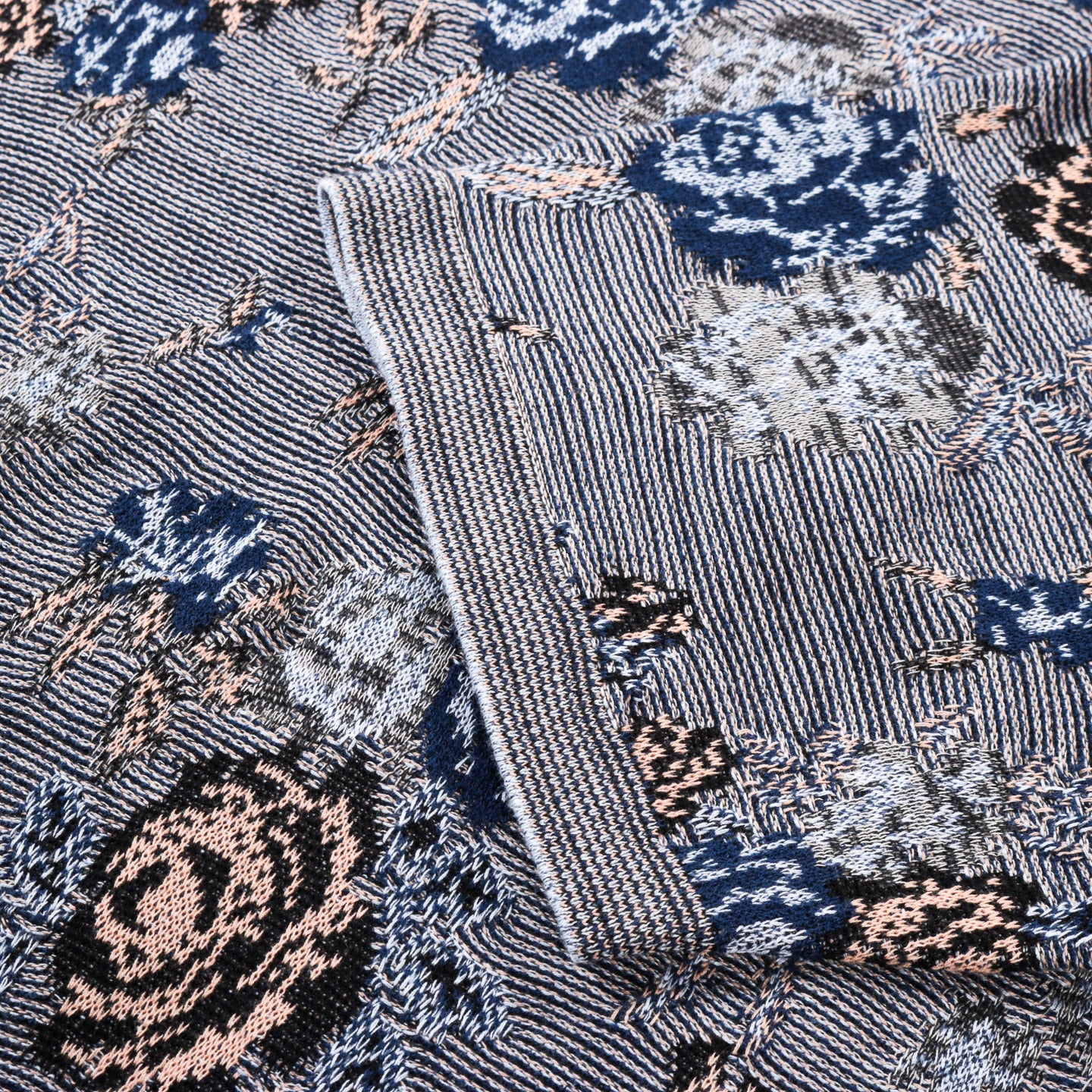 GIM CONTEXT GOBELIN FLORAL KNIT TEE GREY