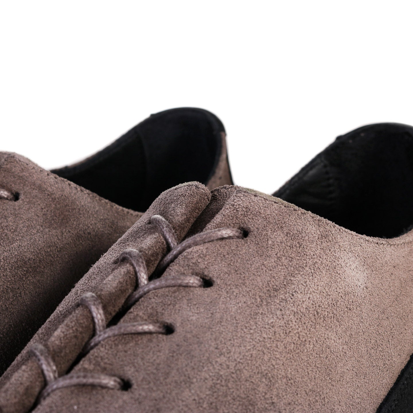 TARVAS WANDERER ALMOND SUEDE