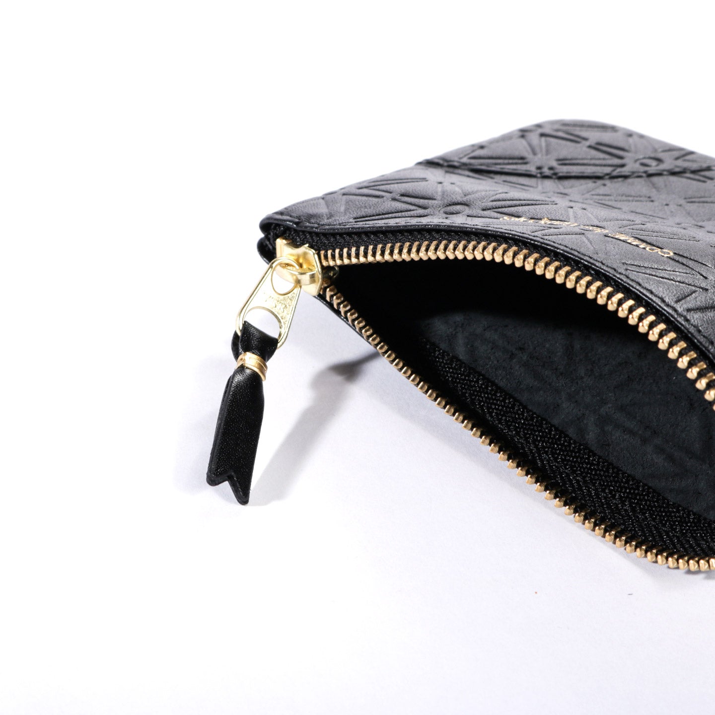 COMME DES GARCONS SA810E EMBOSSED LEATHER ZIP WALLET BLACK